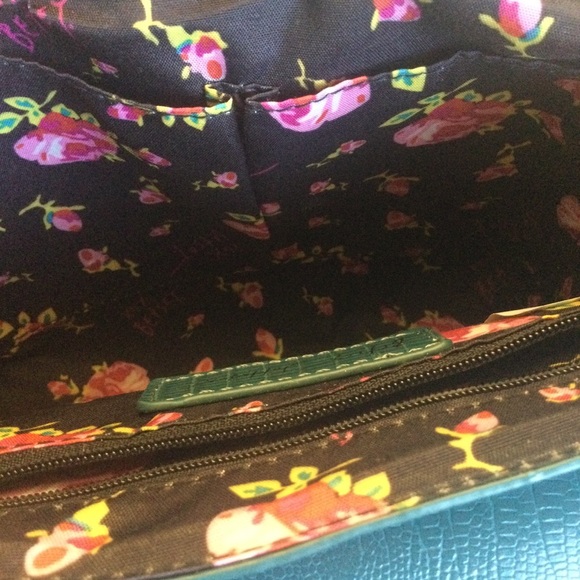 Betsey Johnson Snake Teal Shoulder Bag - Picture 13 of 14